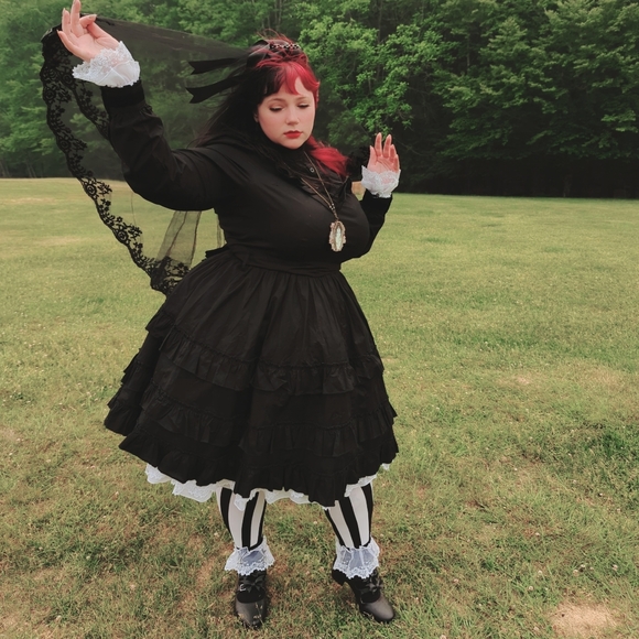 Meet your Posh Ambassador, Emily - Picture 11 of 14